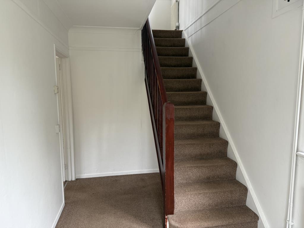 Lot: 11 - HOUSE IN NEED OF IMPROVEMENT - Entrance Hall in Semi in Wealden Village